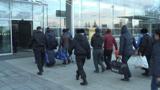 Migrantes expulsados de Rusia.